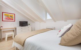 Porta Apartment And Rooms By Irundo
